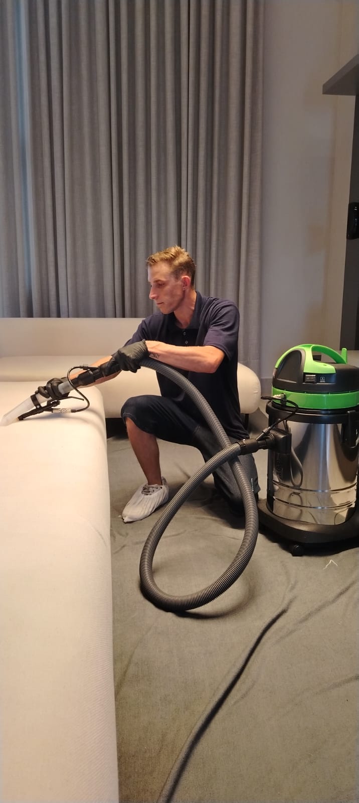Profissional Genie Clean em ação